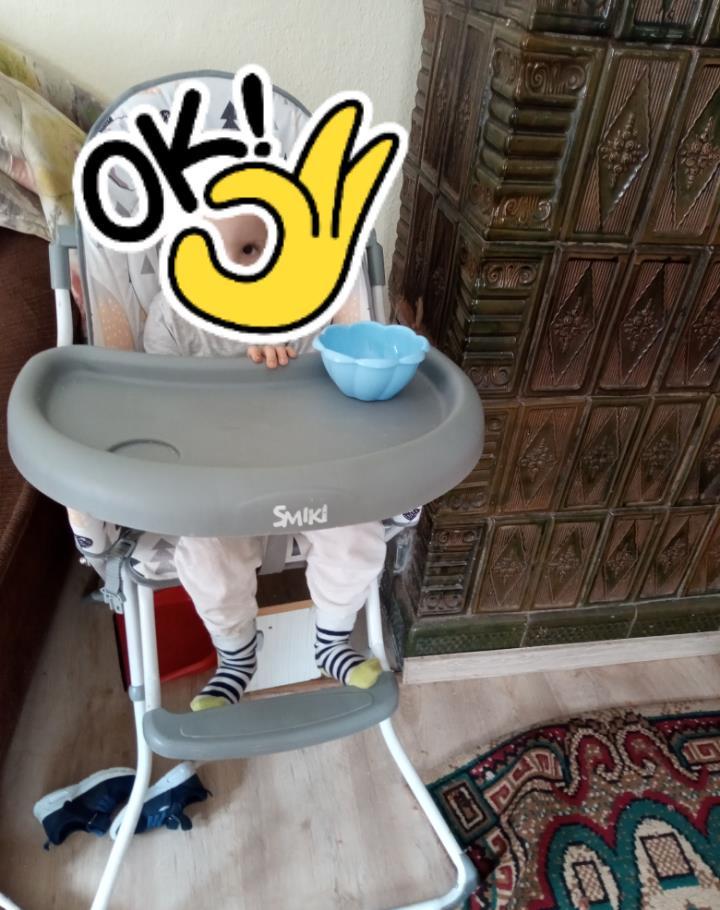 Vând scaun măsuță pentru bebe