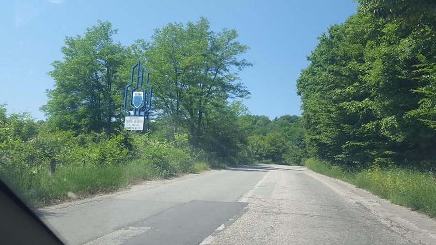Vand /schimb 15000 mp teren 3km de la coborare autostrada