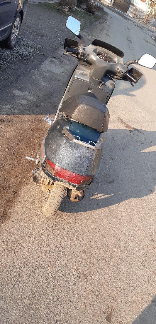 Vand scuter peugeot