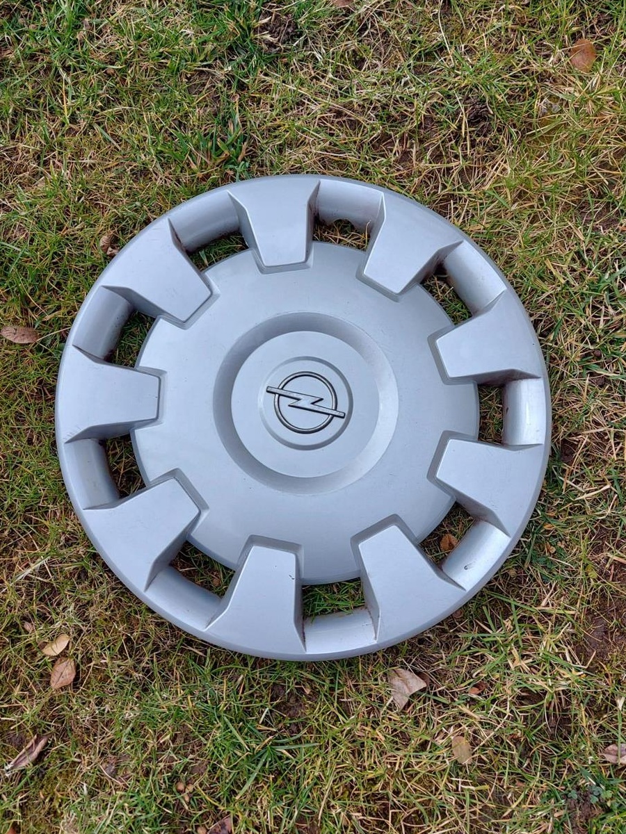 Vând set 4 anvelope iarnă Vredestein 195/60R15 pe jante oțel + 4 capace Opel Telef 0723554659
