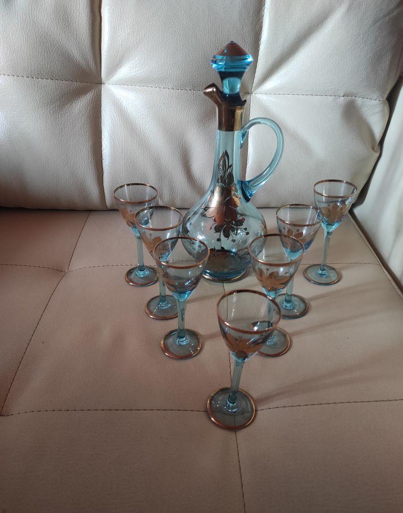 Vand set 7 pahare + carafa vechi anii 1970