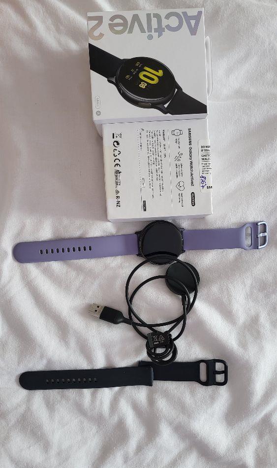vând smartwatch