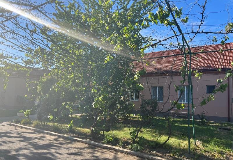 Vând spatiu comercial / casa / azil batrani