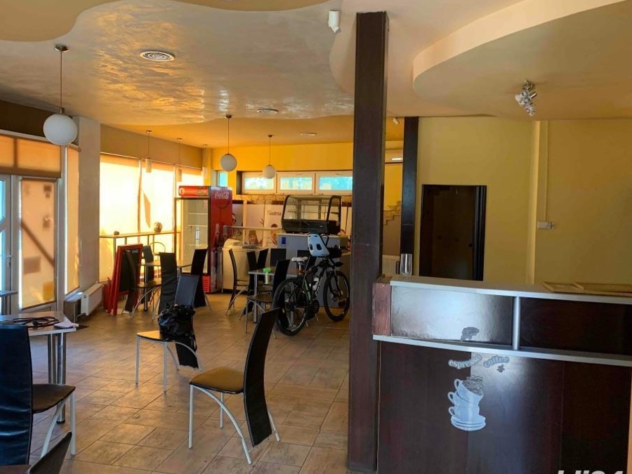 Vand spatiu comercial cu terasa Focsani - 109 mp
