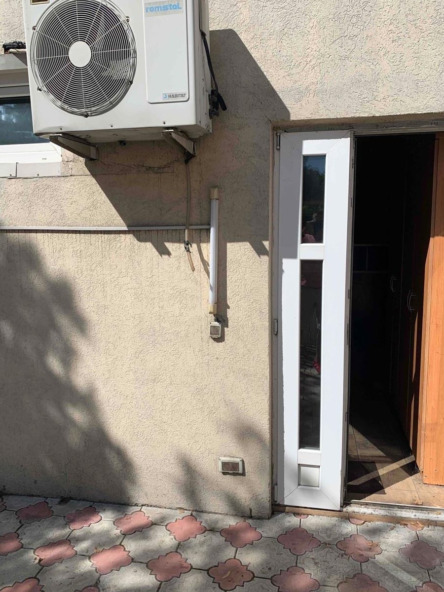 Vand spatiu comercial cu terasa Focsani - 109 mp