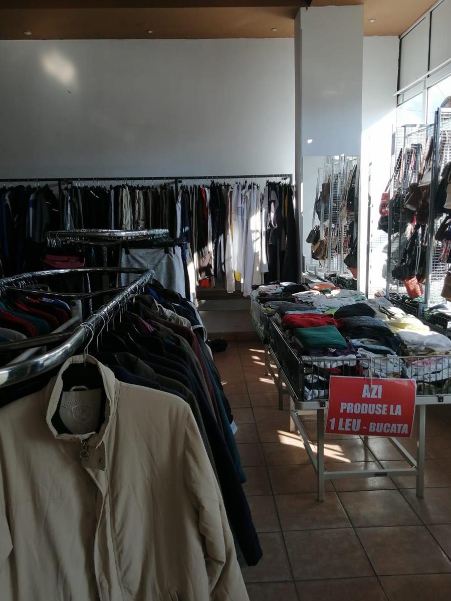 Vand spatiu comercial momentan afacere