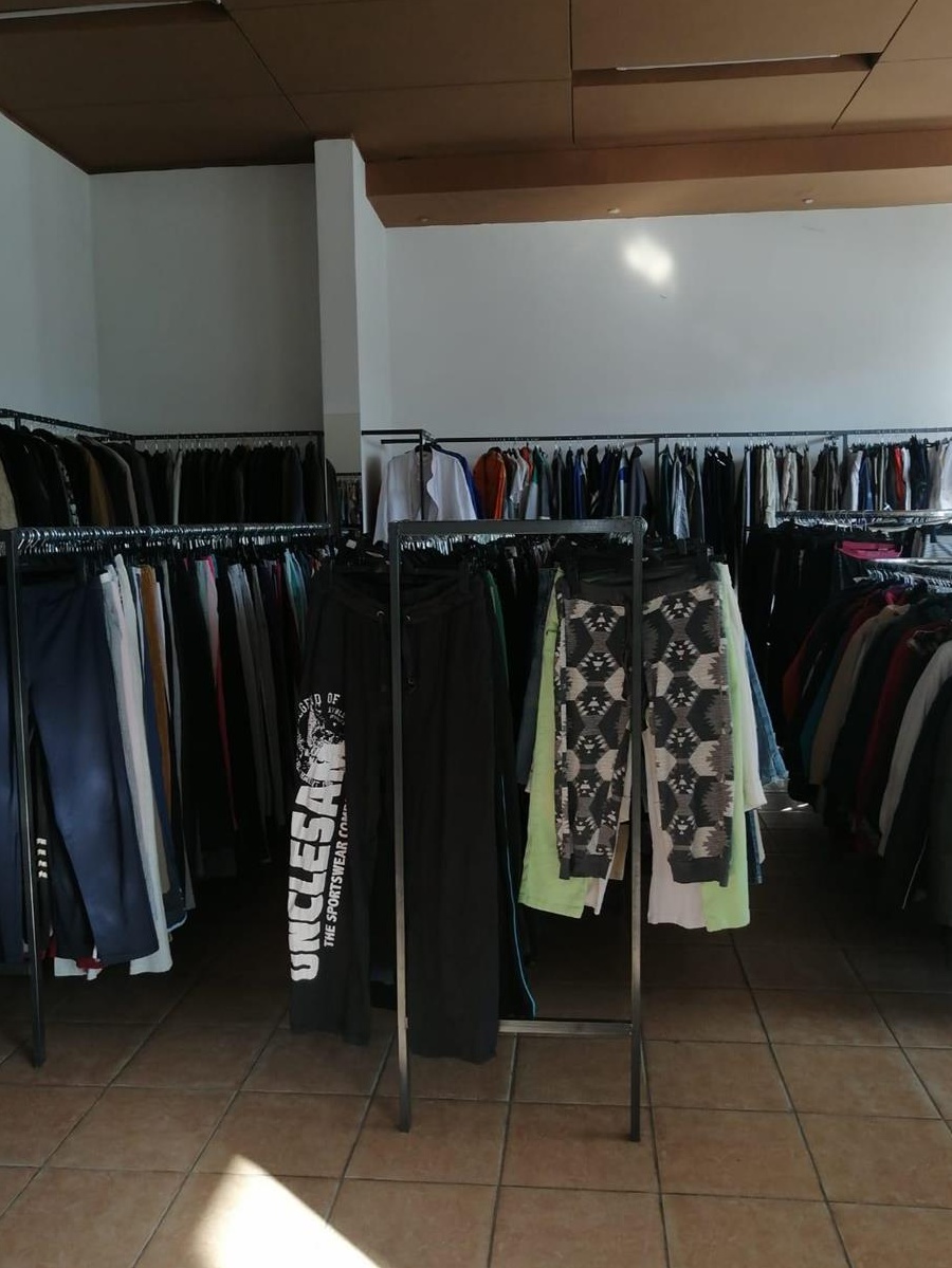 Vand spatiu comercial momentan afacere
