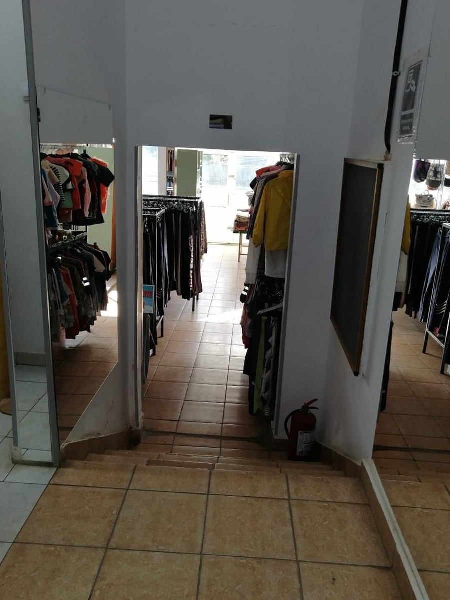 Vand spatiu comercial momentan afacere