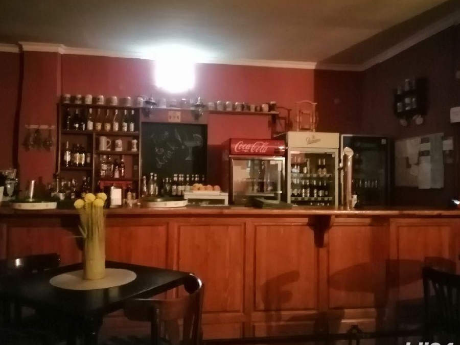 Vând spațiu comercial (Restaurant sau cafenea)