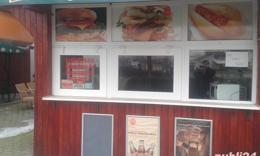 Vand spatiu comercial ( TERASA )