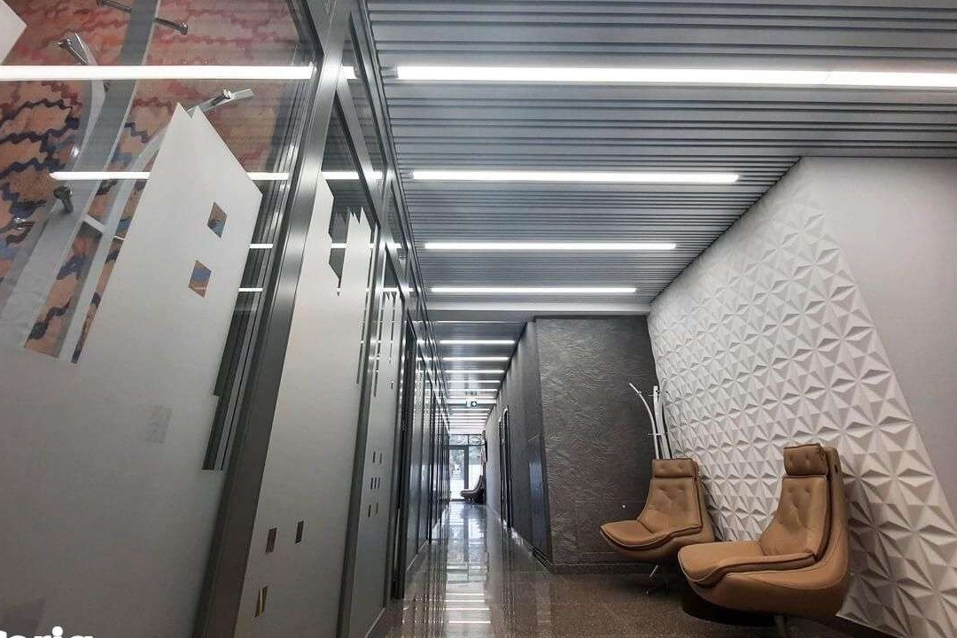 Vand Spatiu Comercial/Birouri/Palas-închiriat
