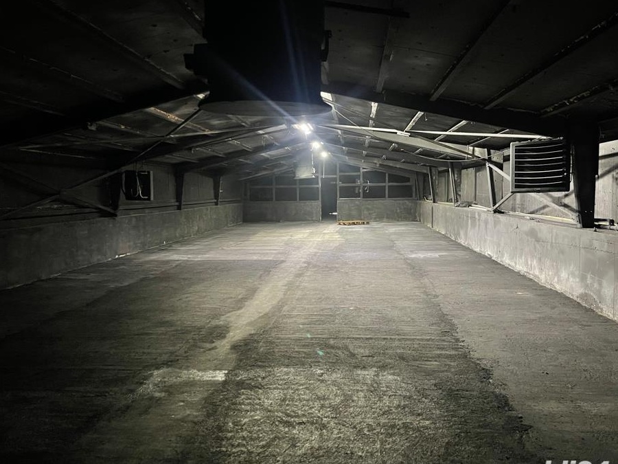 Vand spatiu industrial / ferma la 27 km de Brasov - 350,000 euro + TVA