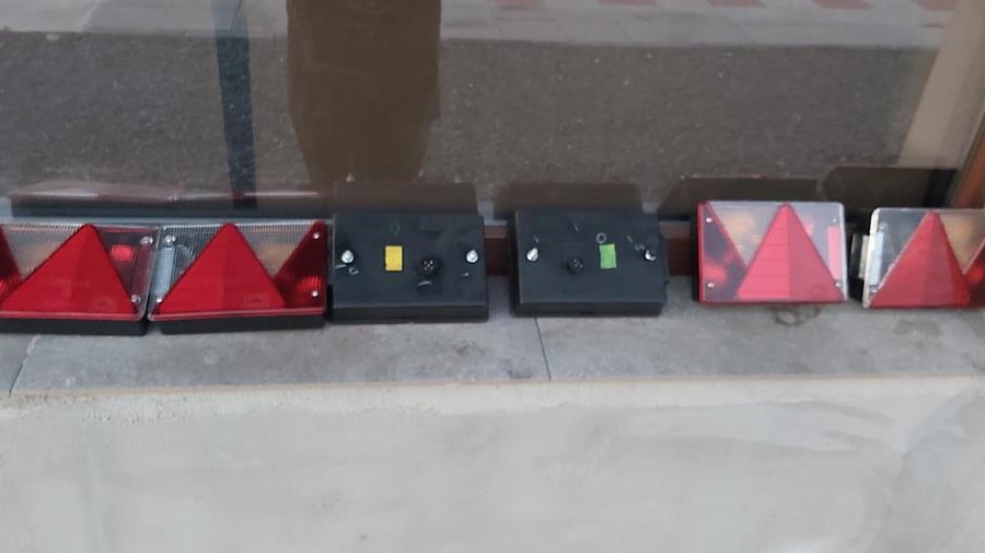 Vand stopuri de remorci Multipoint noi
