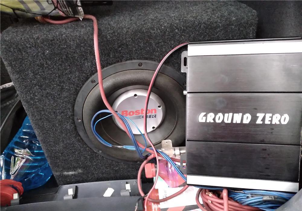 Vând subwoofer
