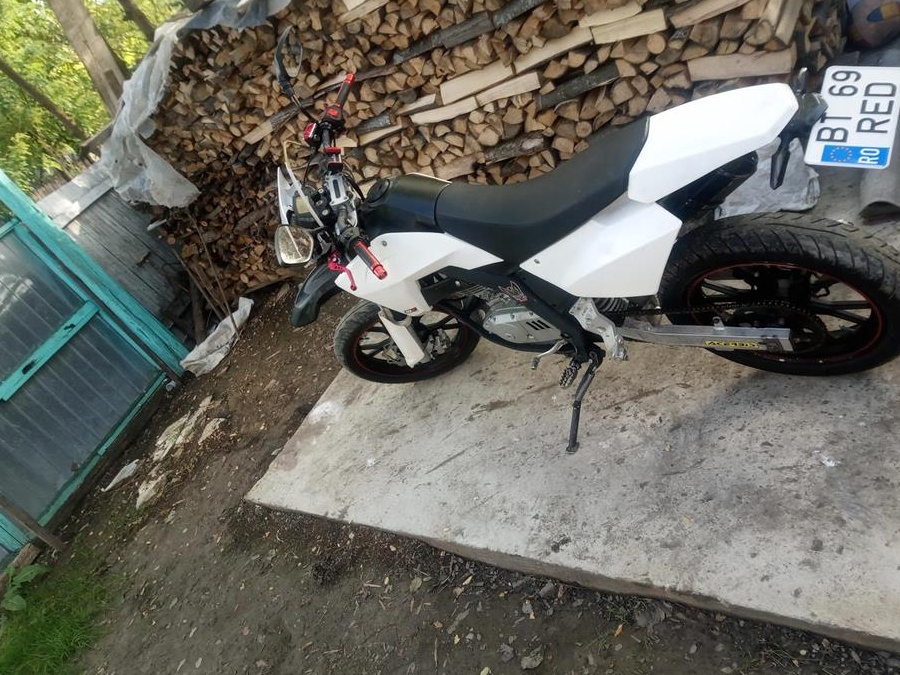 vând supermoto Zz 125cc