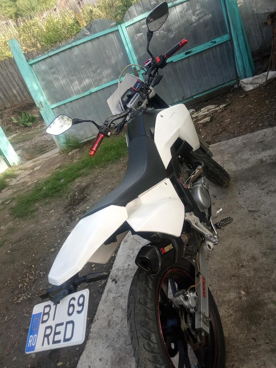 vând supermoto Zz 125cc