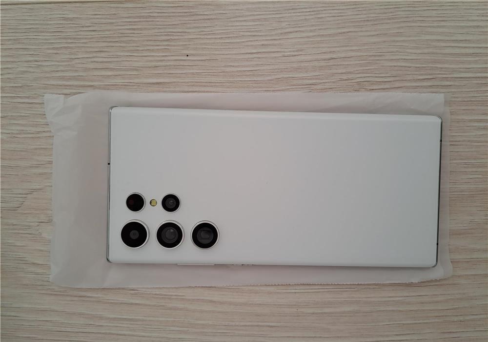 Vând telefon mobil nou 16 și 256GB