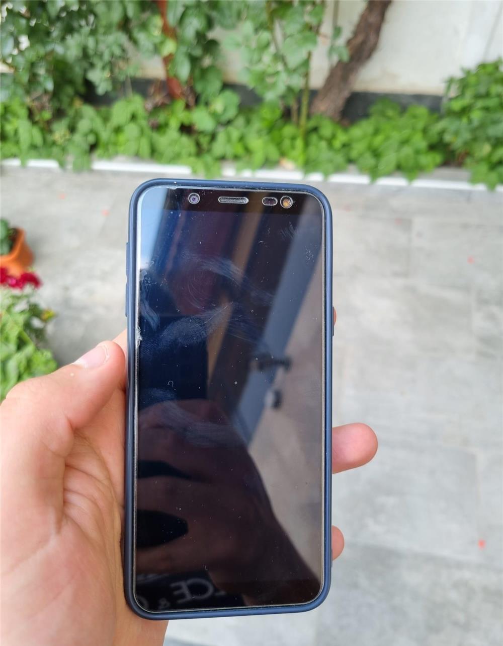 Vand telefon Samsung J6
