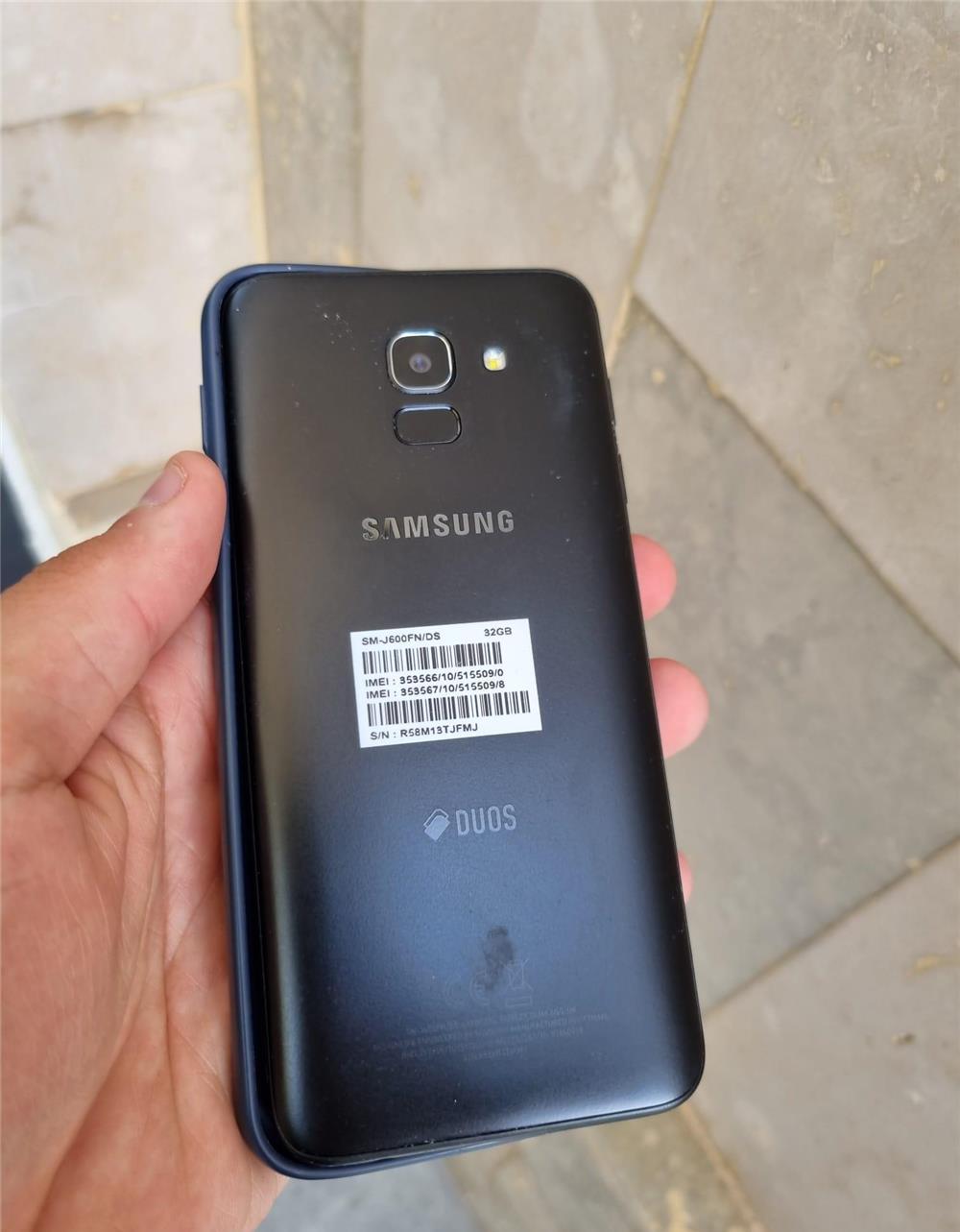 Vand telefon Samsung J6