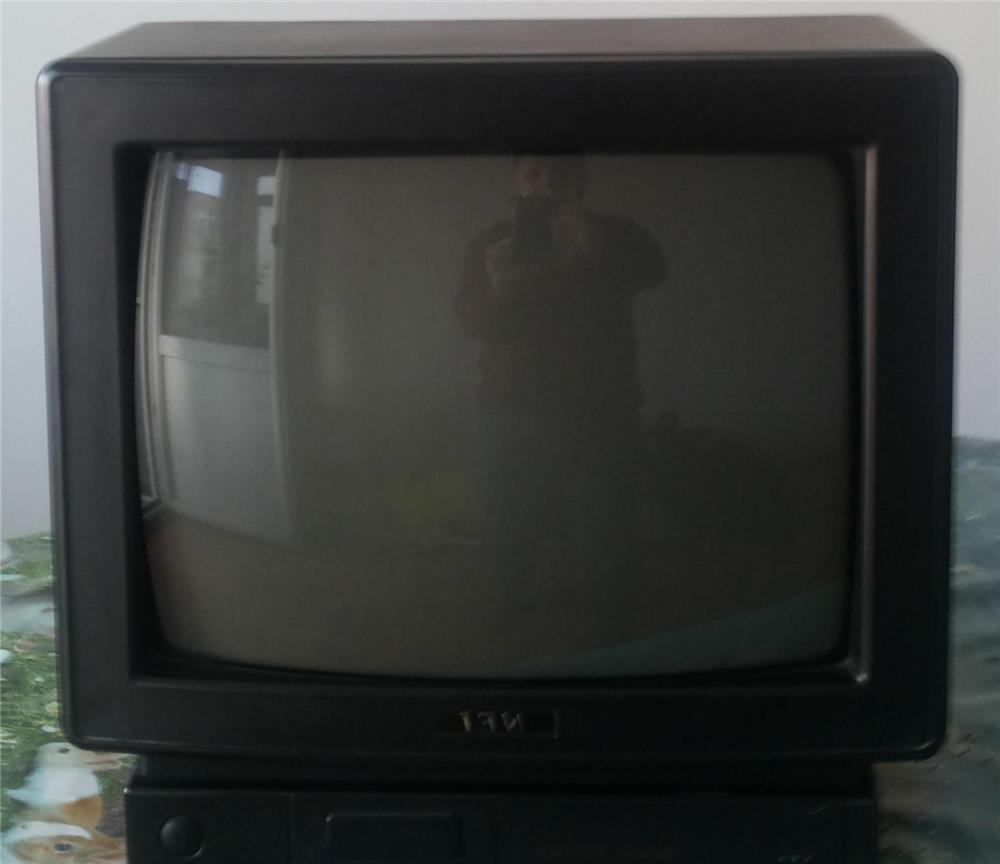 Vând televizor Nei