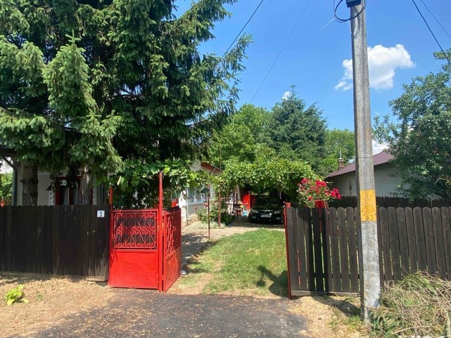 Vand teren + casa, intravilan, sat Padurisu, Frumusani