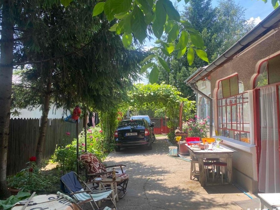 Vand teren + casa, intravilan, sat Padurisu, Frumusani