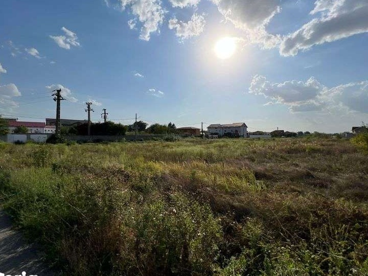 Vand teren in spate la ambulanta cu toate utilitatile!!!