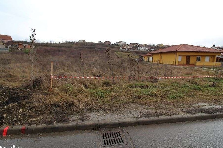 Vând teren intravilan 2181mp în Deva, Zăvoi, partea de jos