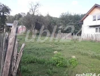 Vand teren intravilan 700 mp