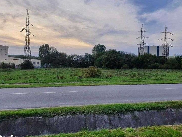 Vand teren intravilan Barsesti