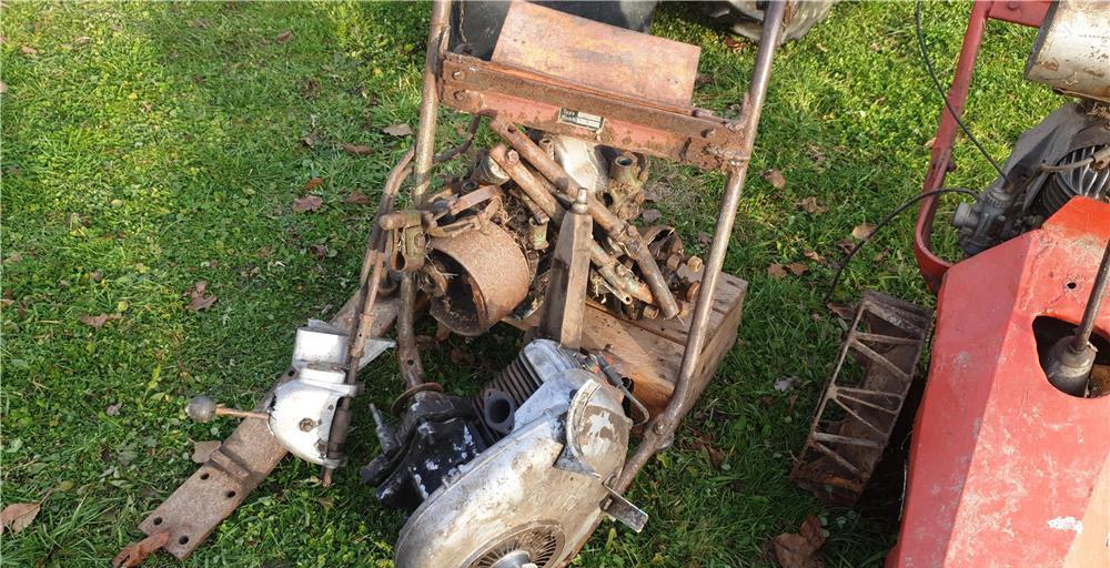 Vand tot ce se  vede în poze (rotax,Bertolini,etc)