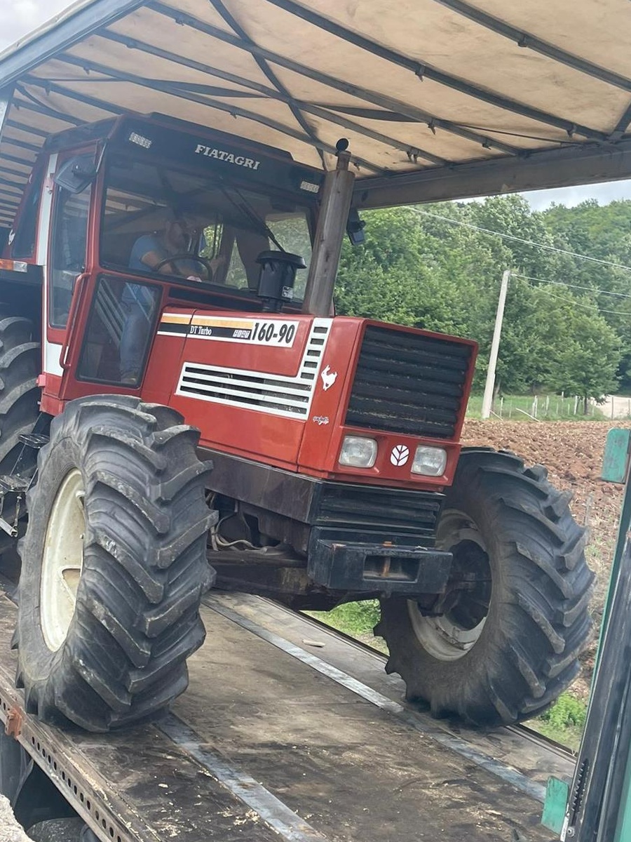 Vând tractor fiat 160 cp în stare bună