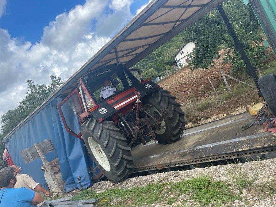 Vând tractor fiat 160 cp în stare bună