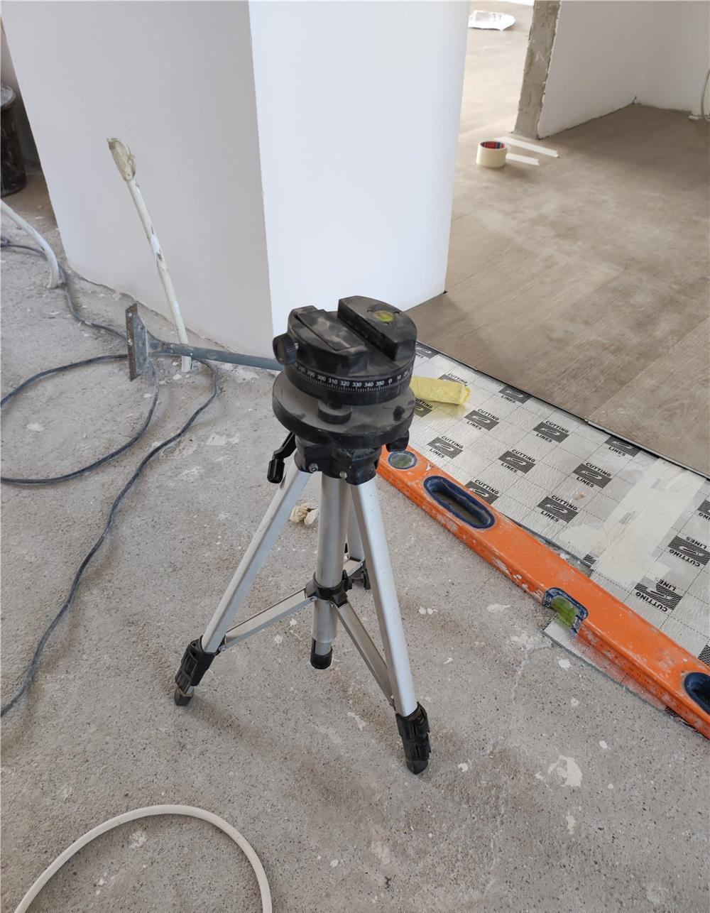 vand trepied laser