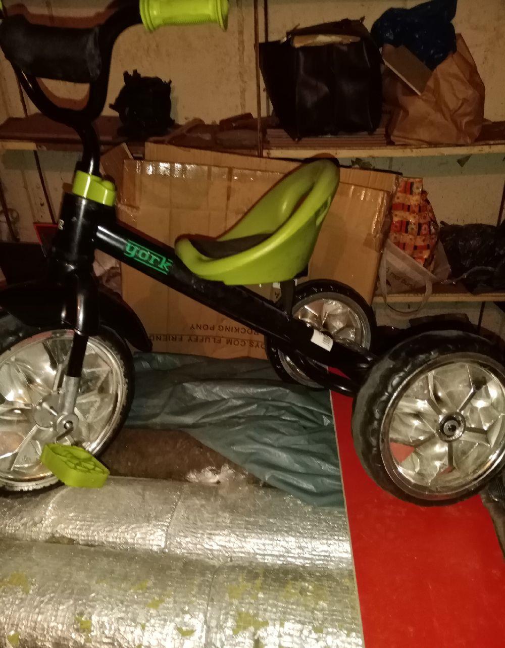 Vând tricicleta copii 3 până la 5 ani