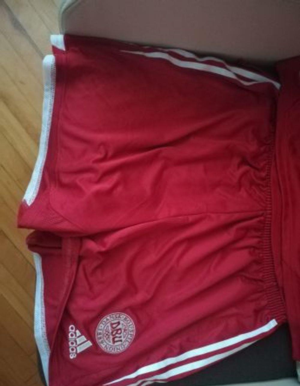 Vând Tricou Adidas si Short Adidas nou , mărimea L
