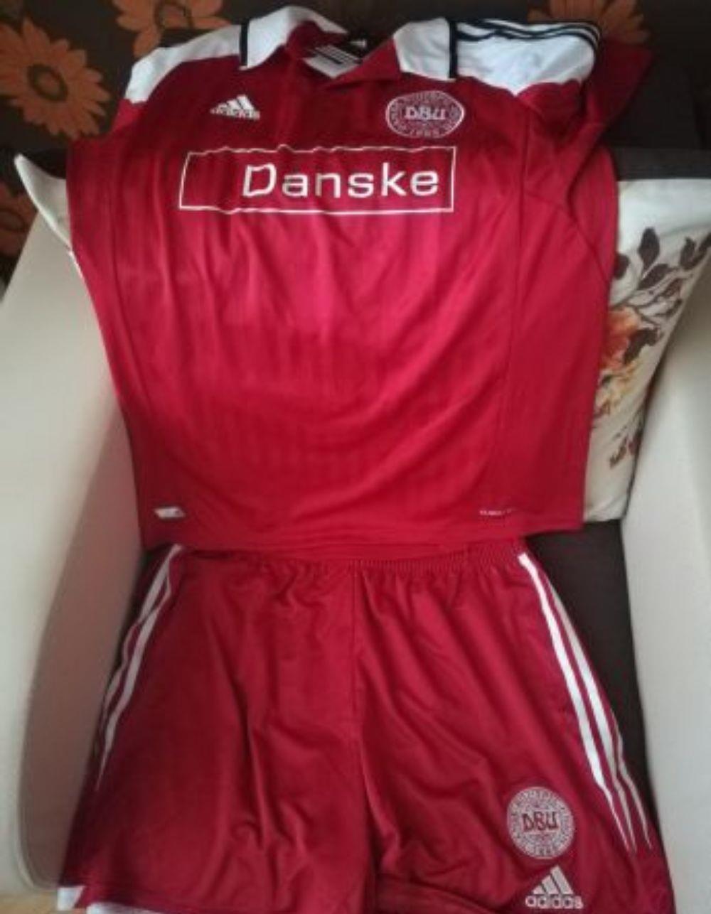 Vând Tricou Adidas si Short Adidas nou , mărimea L