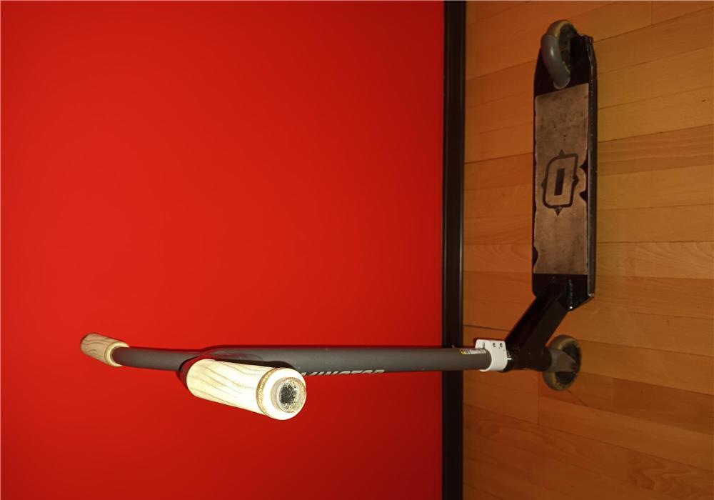 Vând trotineta Airbone Dominator