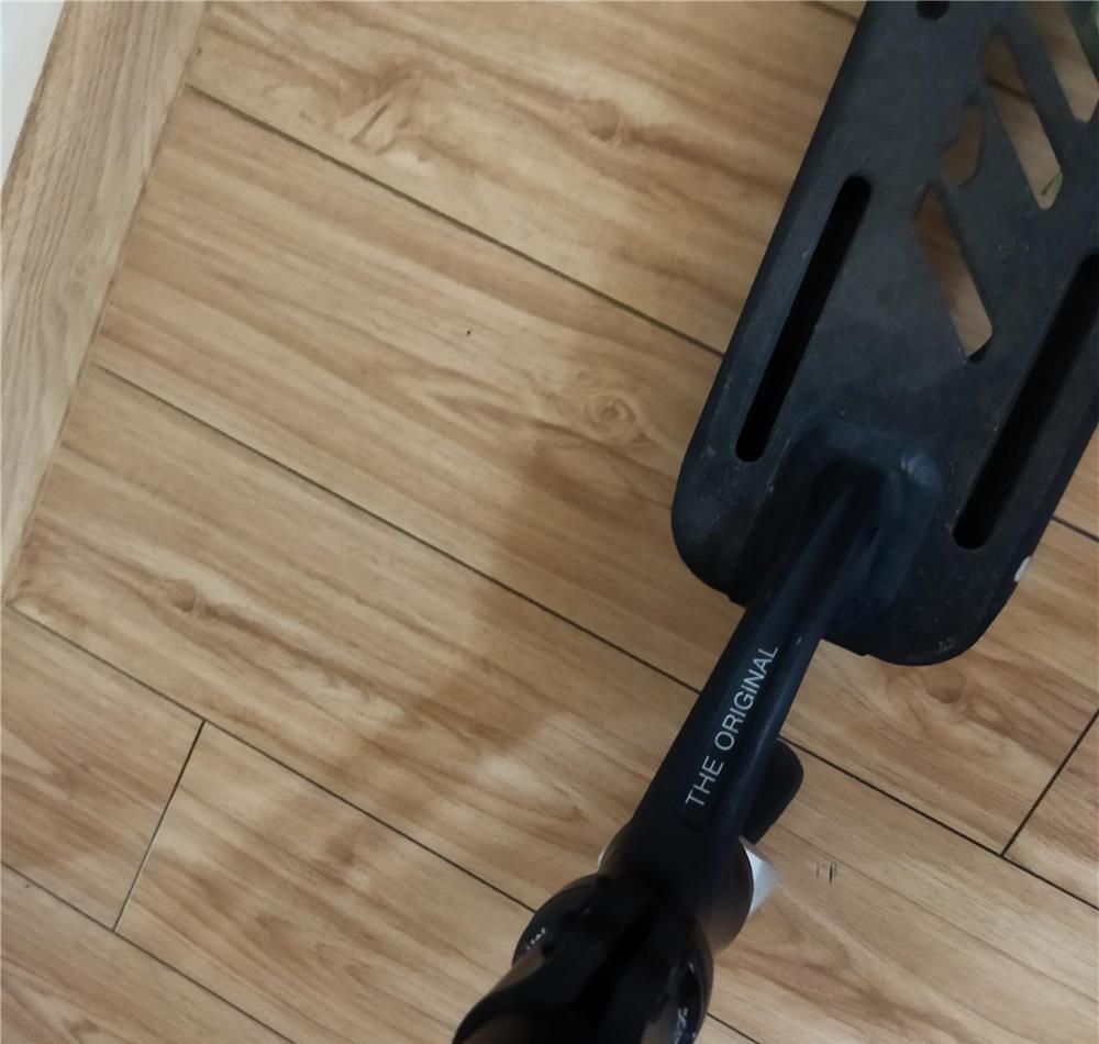 Vand trotineta MGP de culoare negru cu verde