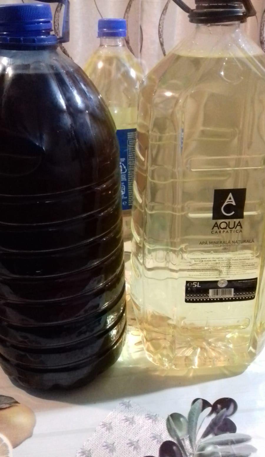 Vand țuică din smochine și vișinată