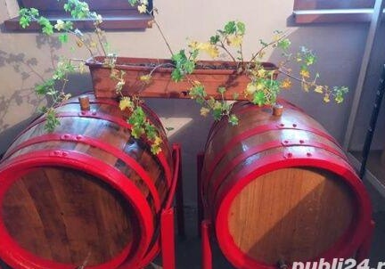 VÂND ȚUICĂ NATURALĂ  DIN VIN . 55 DE GRADE.