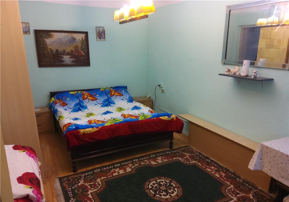 Vand un apartament intr-o casa boiereasca