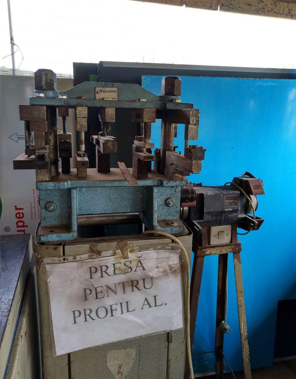 Vând utilaje tâmplărie termopan