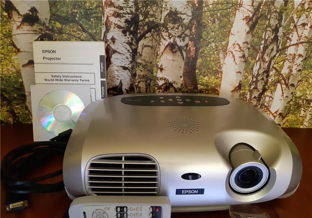 Vand videoproiector EPSON EMP-S1H