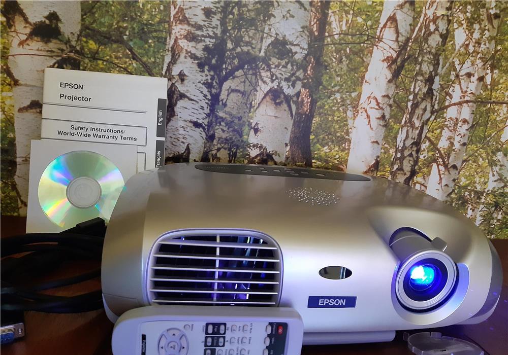 Vand videoproiector EPSON EMP-S1H