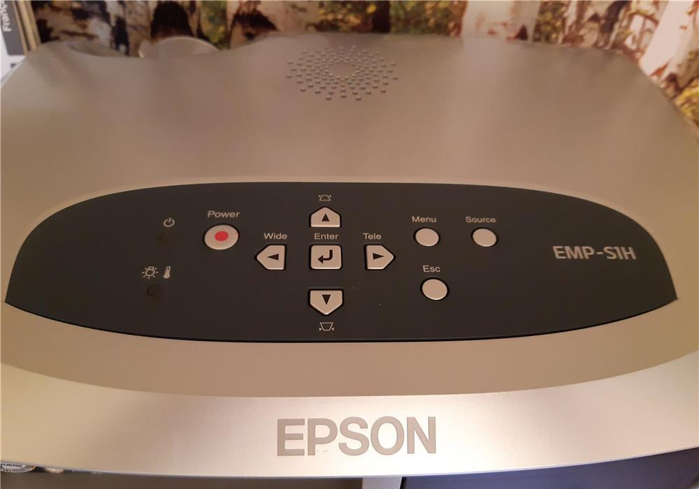 Vand videoproiector EPSON EMP-S1H