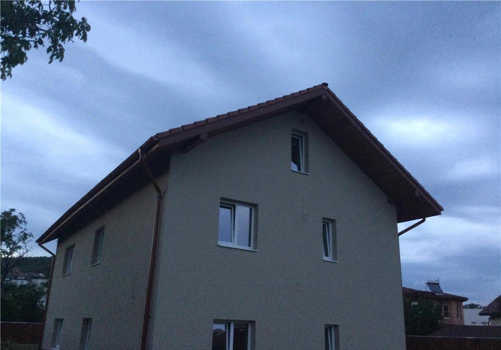 Vand vila 7 camere str Vrancea  nr 13A Cluj Napoca