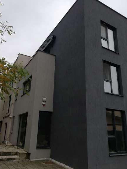 Vând vila cu 5 apartamente zona Rebreanu