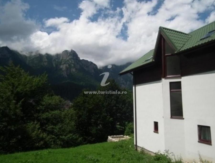 Vand Vila-Pensiune Bușteni