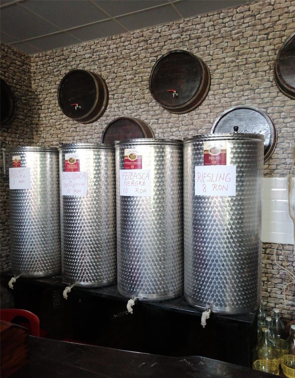 Vând vin Busuioaca de Bohotin